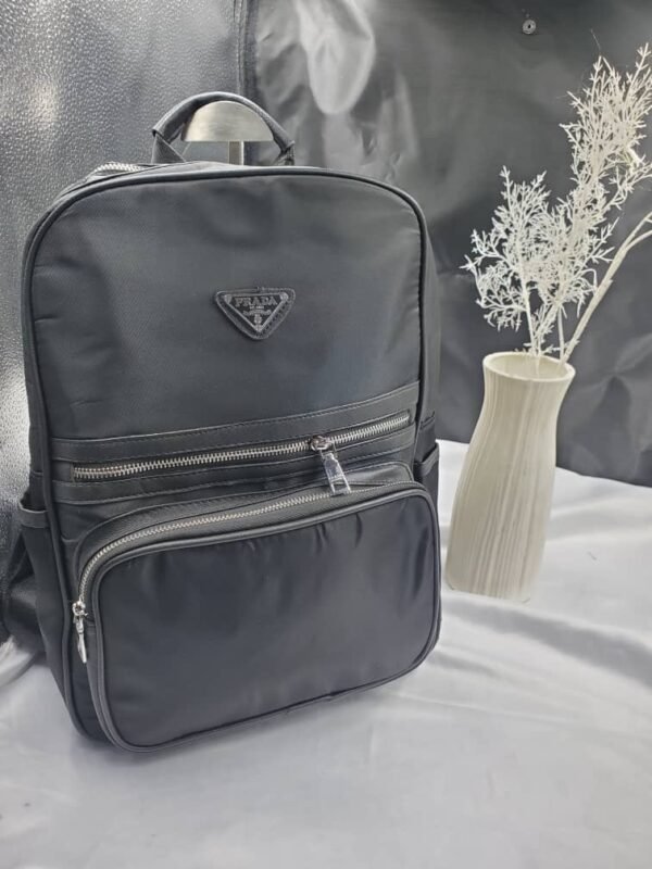 ⁦شنطة ظهر برادا PRADA ~ HB108⁩ - الصورة ⁦2⁩
